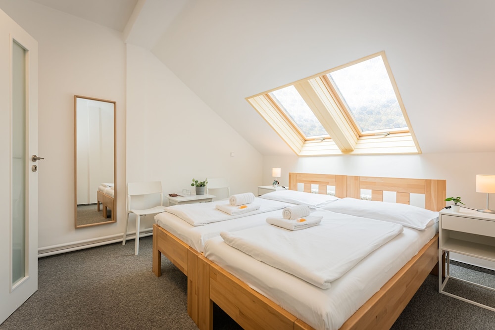 Basic Double or Twin Room, 2 Twin Beds