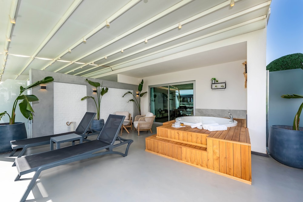 Premium Signature Room