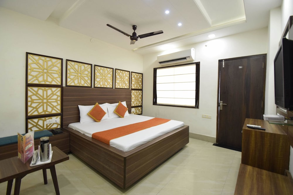Premium AC Rooms