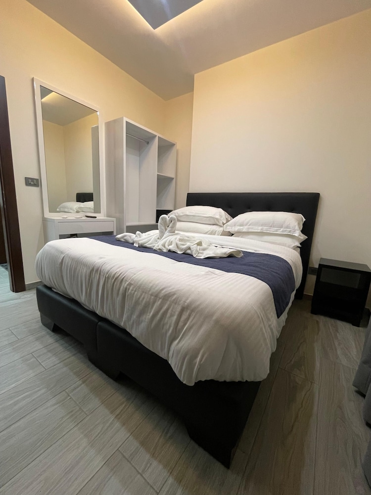 Junior Suite, 1 Double Bed - Photo 10
