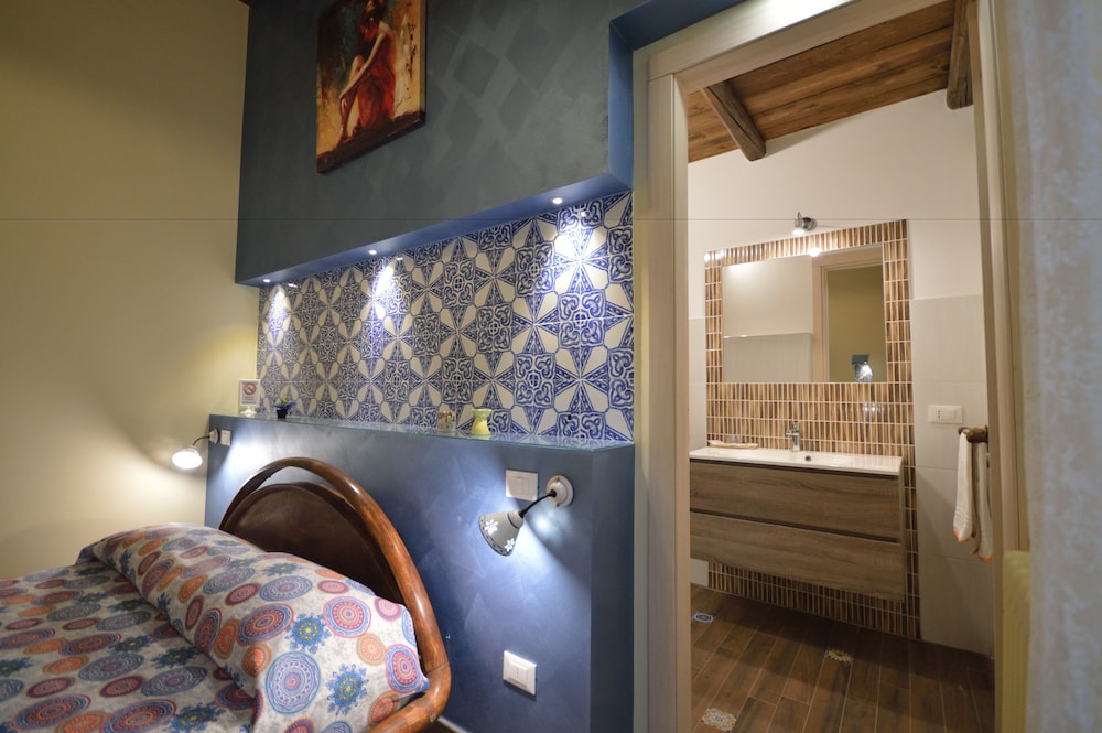 Standard Double Room, Private Bathroom - Photo 1