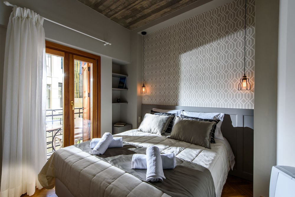 Junior Suite, 1 Bedroom, Balcony (B2) photo 3