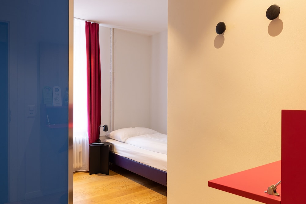 Single Room (Mini)