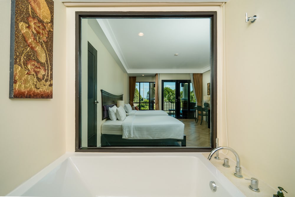 Deluxe Room - Photo 7
