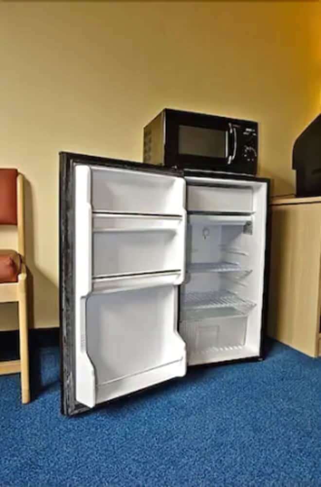 Premium Room, 2 Double Beds, Non Smoking, Refrigerator & Microwave photo 3