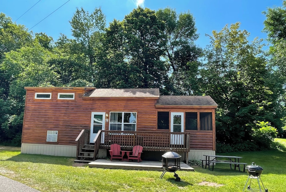 Deluxe Cabin photo 1