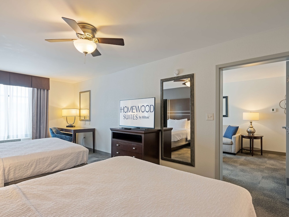 Suite, 2 Queen Beds, Accessible, Bathtub photo 3