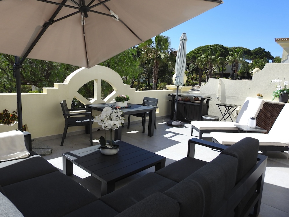 Villa photo 3