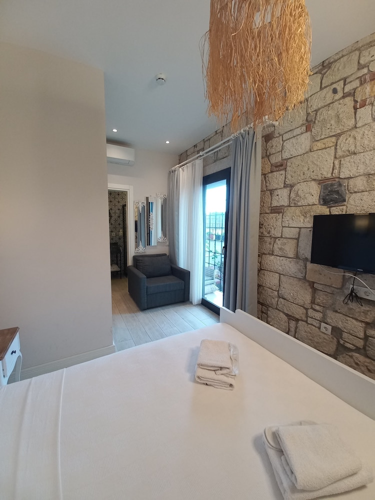 Standard Quadruple Room - Photo 7