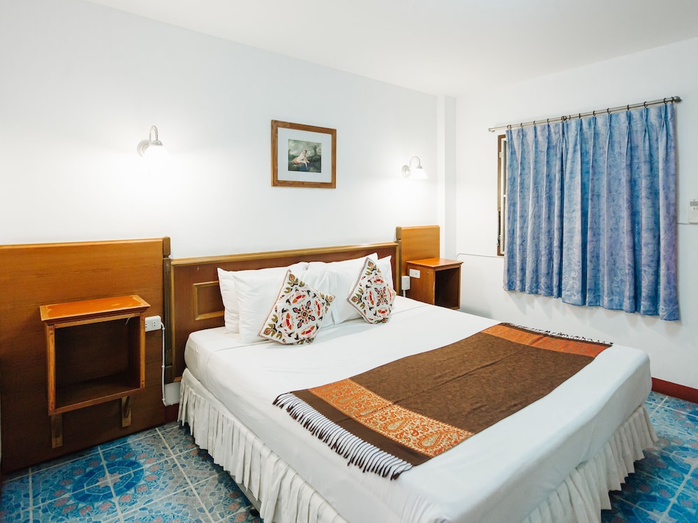 Small Room (no Balcony) - Photo 2