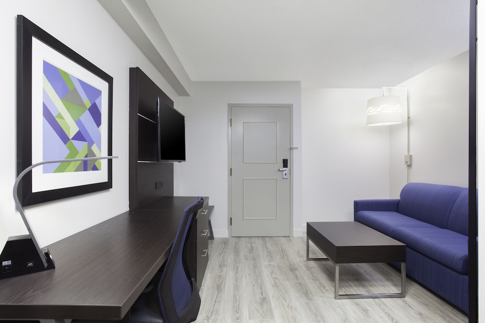 Standard Room, 1 Queen Bed with Sofa bed (Extra Floor Space) - Photo 1