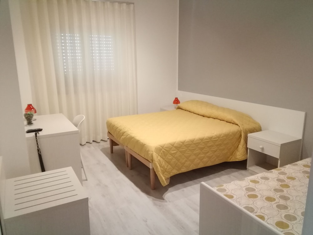 Double Room (Base 21B)