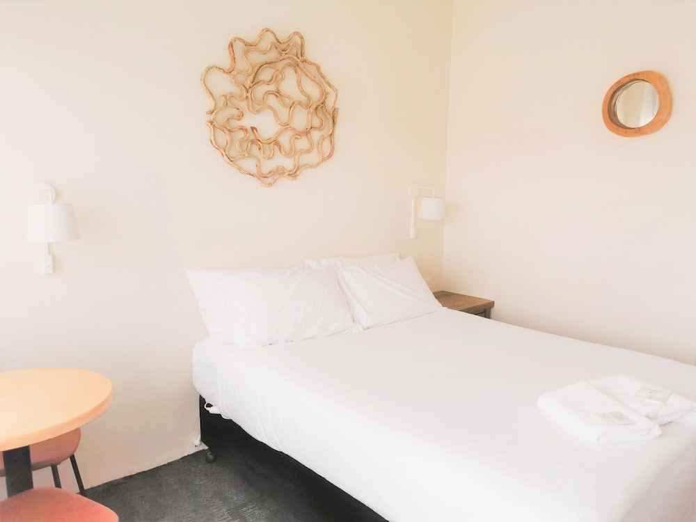 Standard Single Room, 1 Double Bed, Non Smoking, photo 6