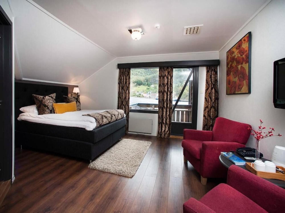 Twin Room with Balcony photo 3