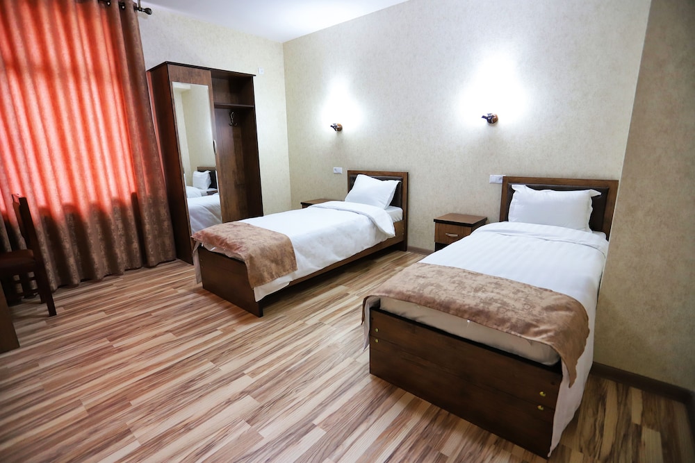 Standard Double or Twin Room - Photo 1