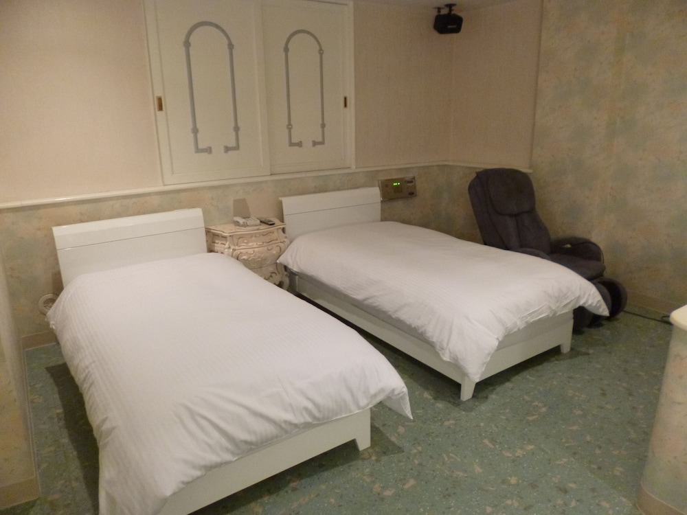 Twin Room with Massage Chair photo 1