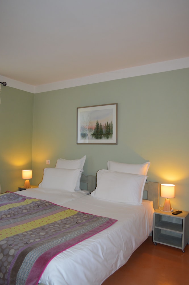 Senior Twin Room (Caseneuve) photo 2