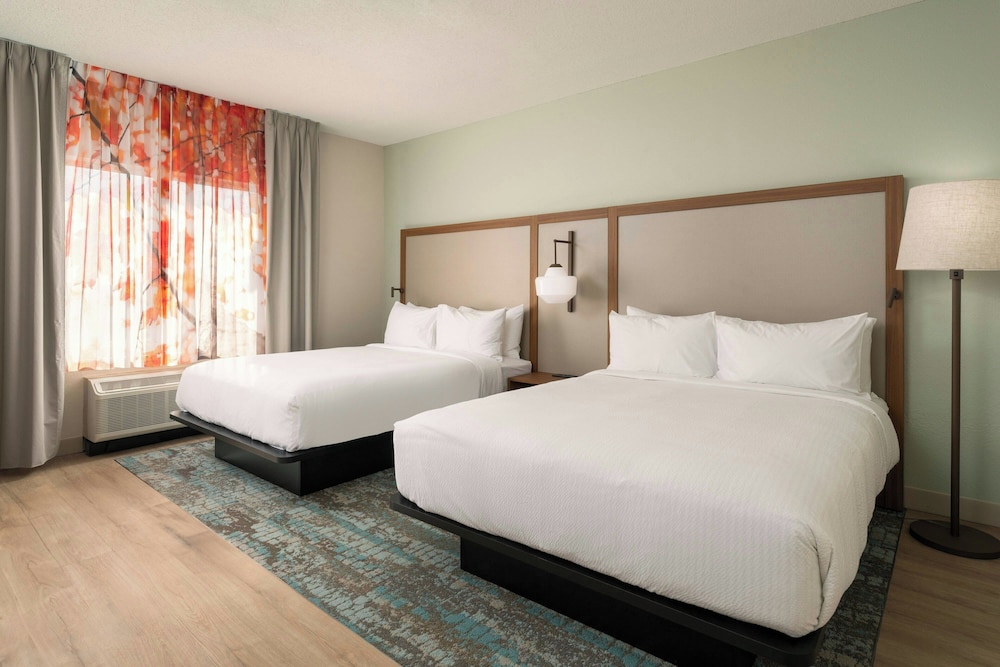 Room, 2 Queen Beds - Photo 1