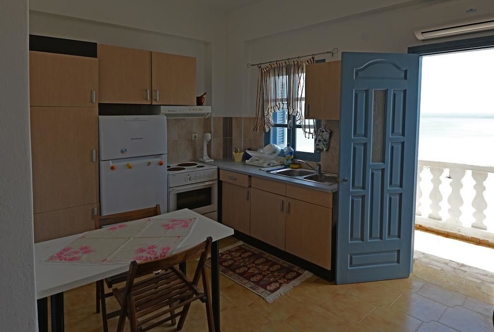 Apartment photo 2