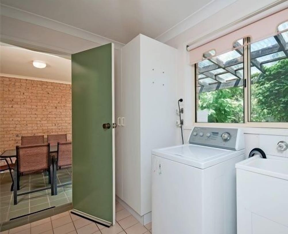House, 3 Bedrooms photo 3
