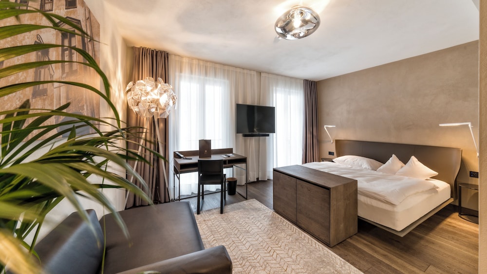Deluxe Double Room - Photo 1