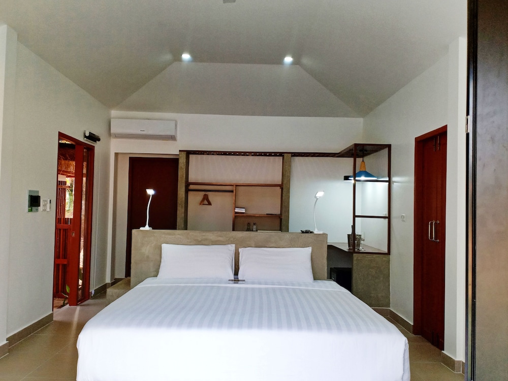 Family Room, 2 Bedrooms photo 3