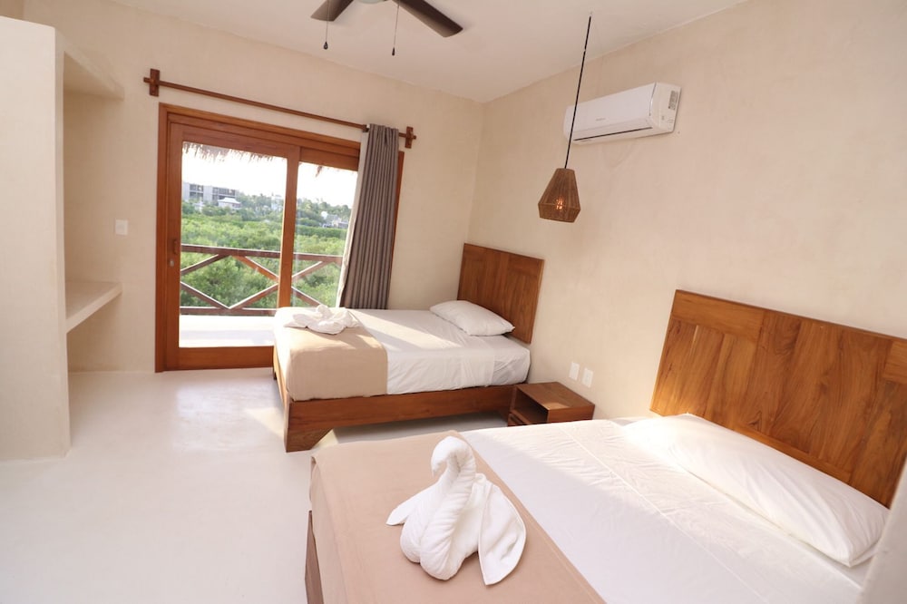 Deluxe Quadruple Room photo 2