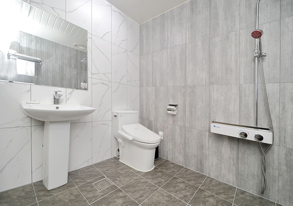 Premium Double Room (A) - Photo 3