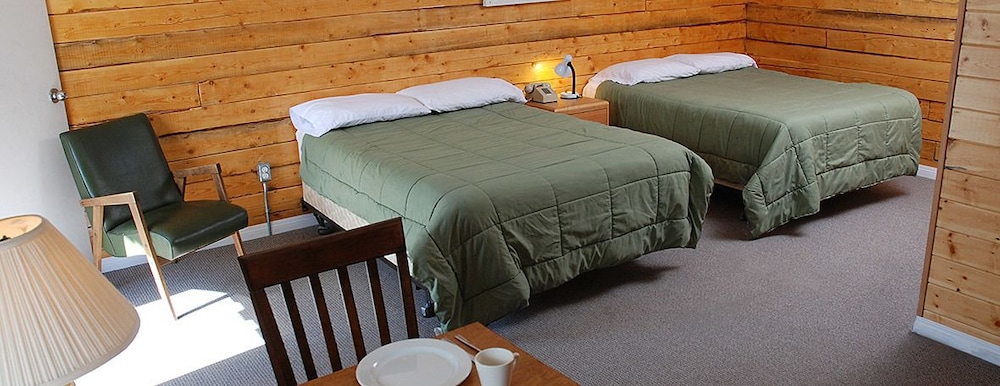Cabin, 2 Double Beds, Kitchenette photo 2