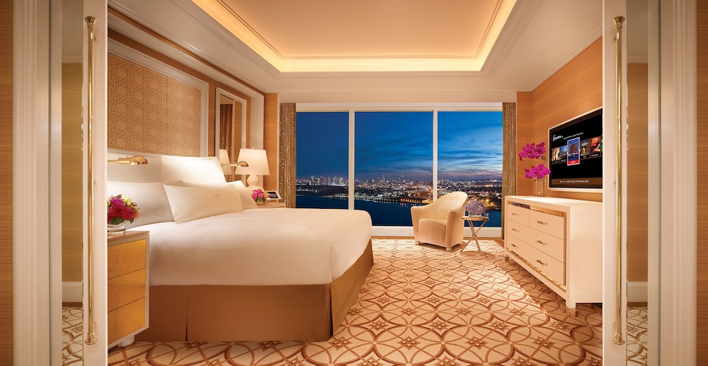 Signature Suite, Harbor View thumbnail 6