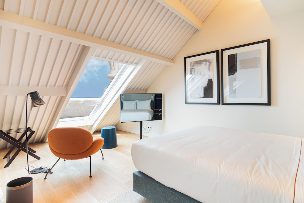 Mansard Suite - Photo 1