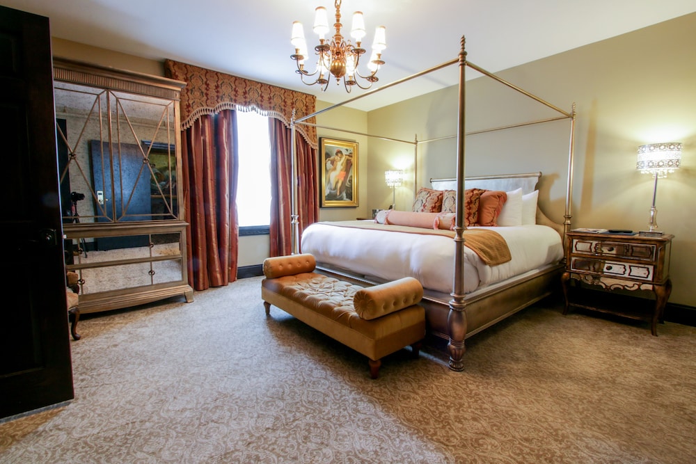 Luxury Room, 1 King Bed photo 2