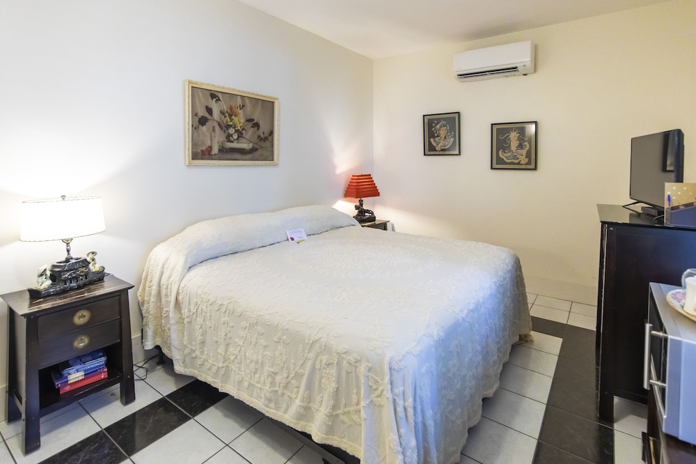 Signature Room (Art Deco) photo 3