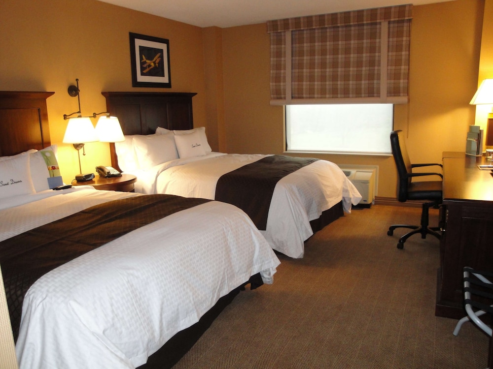 Deluxe Room, 2 Queen Beds, Non Smoking photo 2