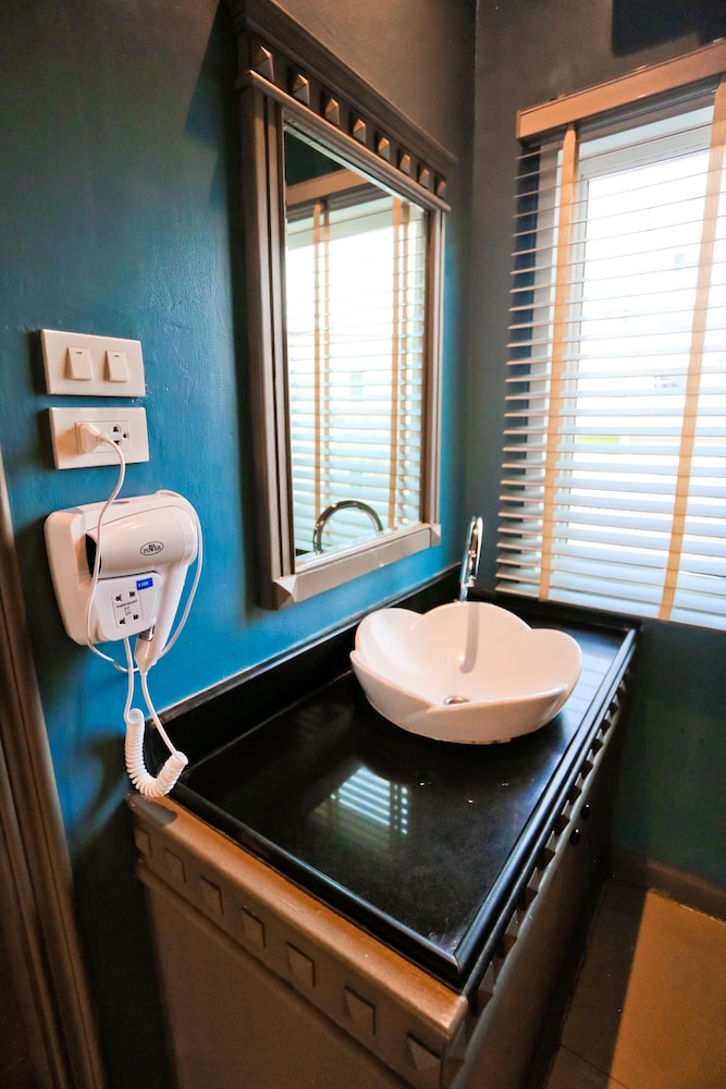 Superior Double or Twin Room - Photo 7