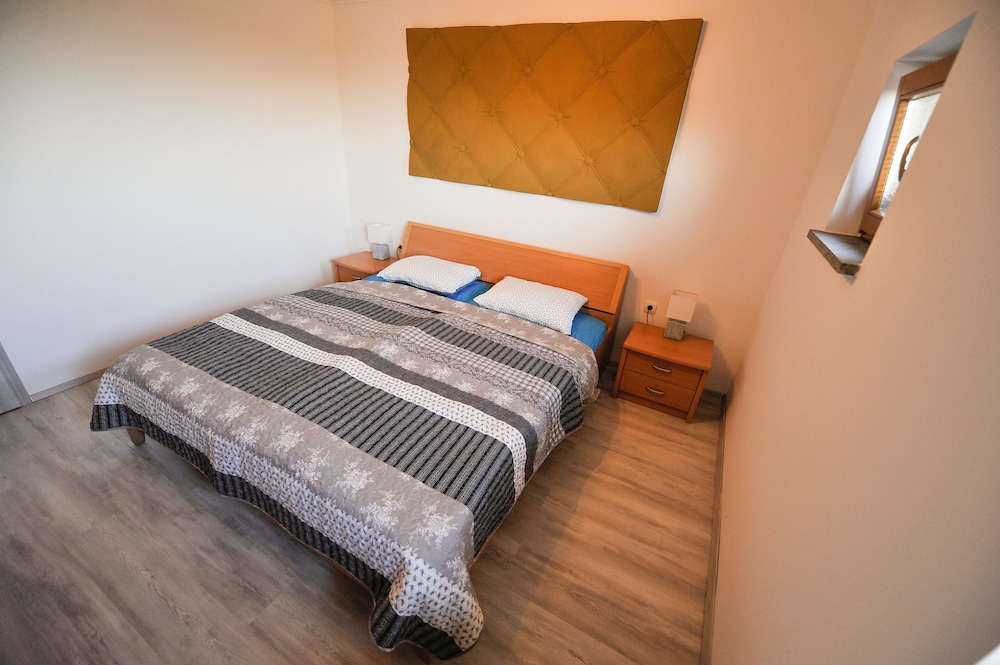 Apartment (Wellness with hot tub&sauna) photo 2