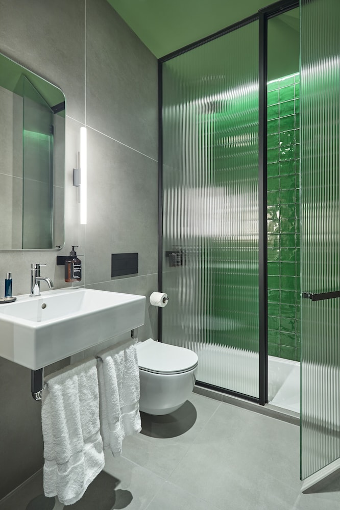 Double or Twin Room - Photo 4