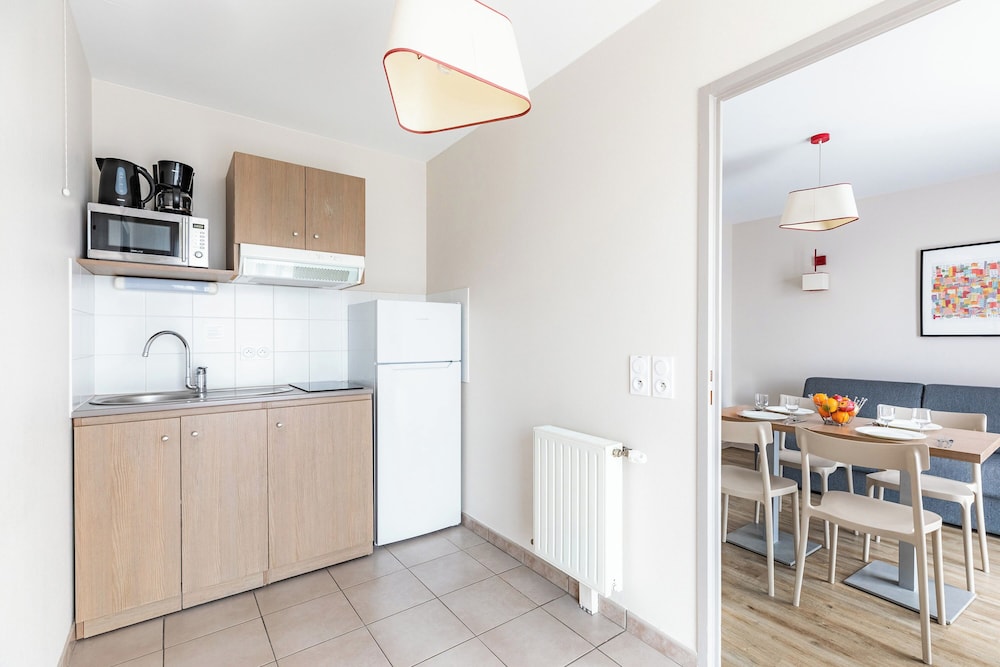 Apartment photo 2