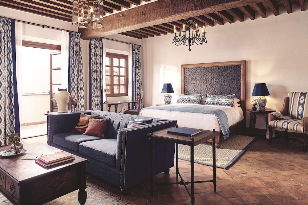 Deluxe Studio Suite - Photo 3