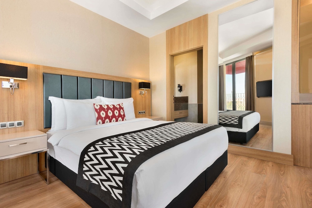 Room, 1 King Bed photo 3