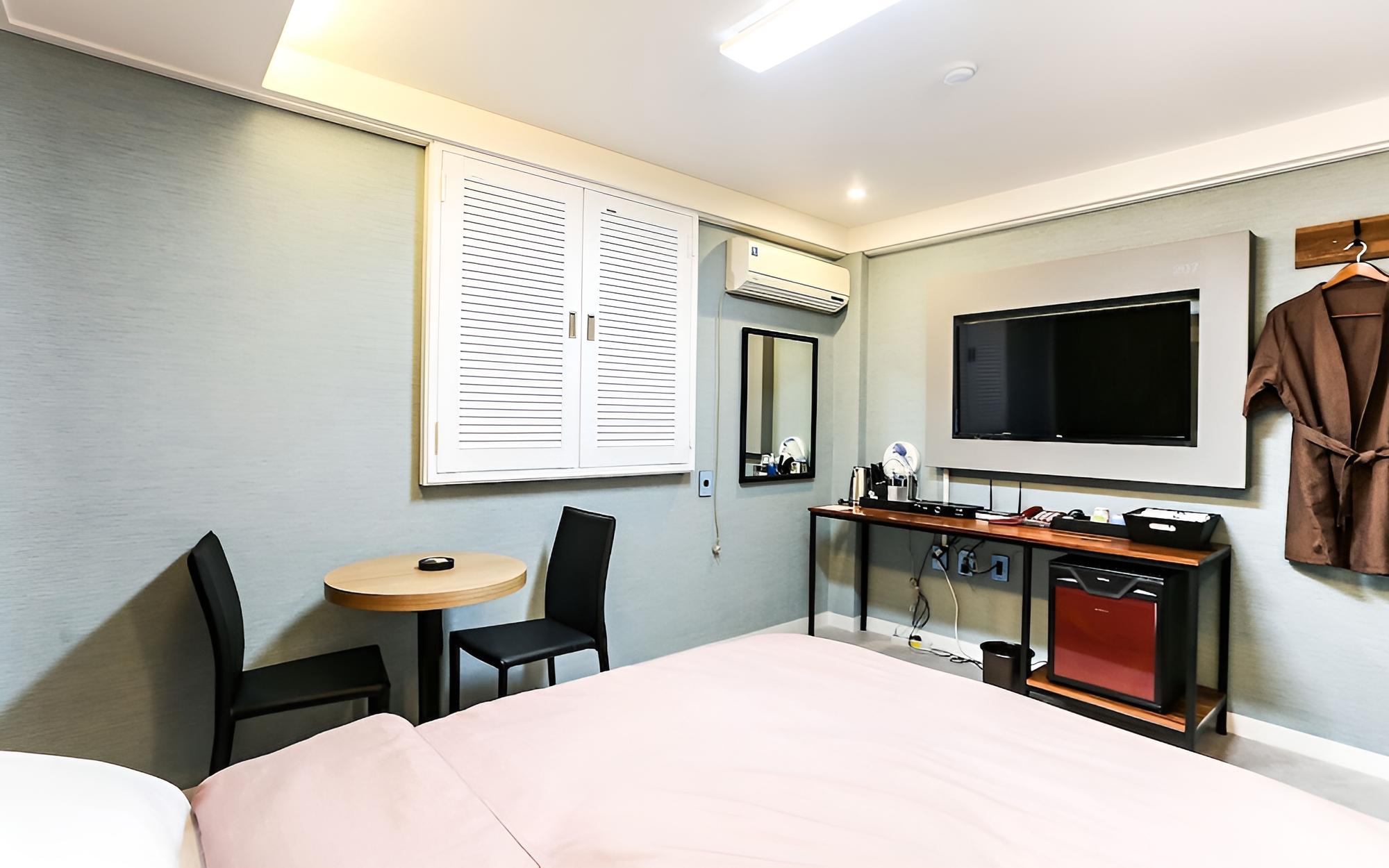 Room (Standard Room A) - Photo 6