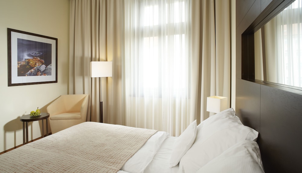 Superior Room, 2 Twin Beds thumbnail 6