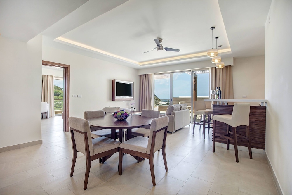 Luxury Penthouse One bedroom suite Ocean view terrace jacuzi Diamond Club - Photo 8