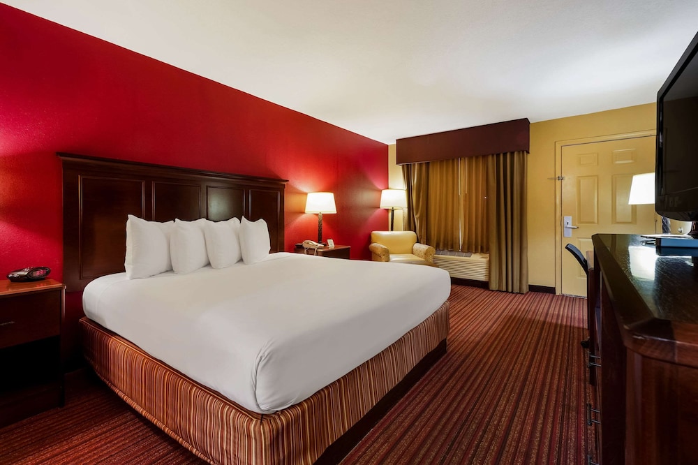 Standard Room, 1 King Bed, Non Smoking