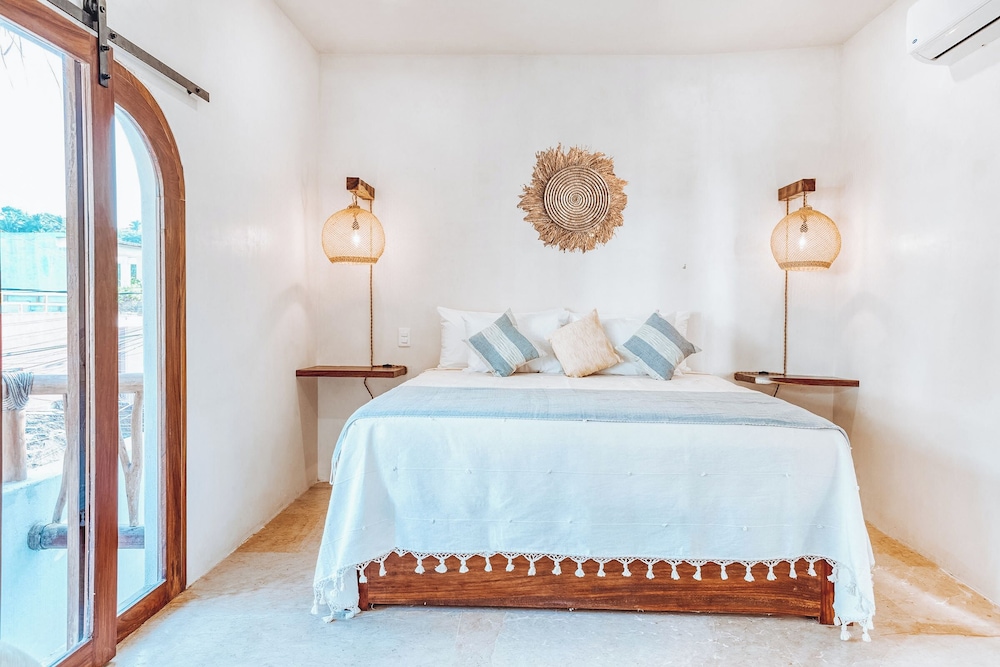 Deluxe Suite, Balcony, Garden View