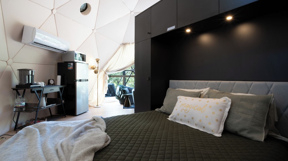 Luxury dome, lake view photo 1