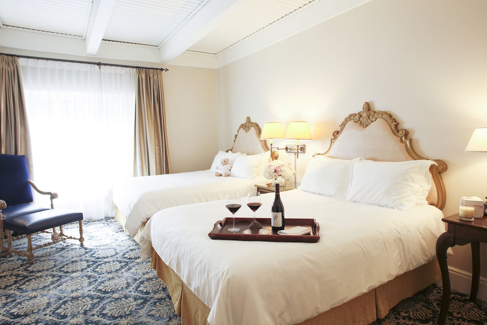 Deluxe Room, 2 Queen Beds, Roll-in Shower - Photo 1