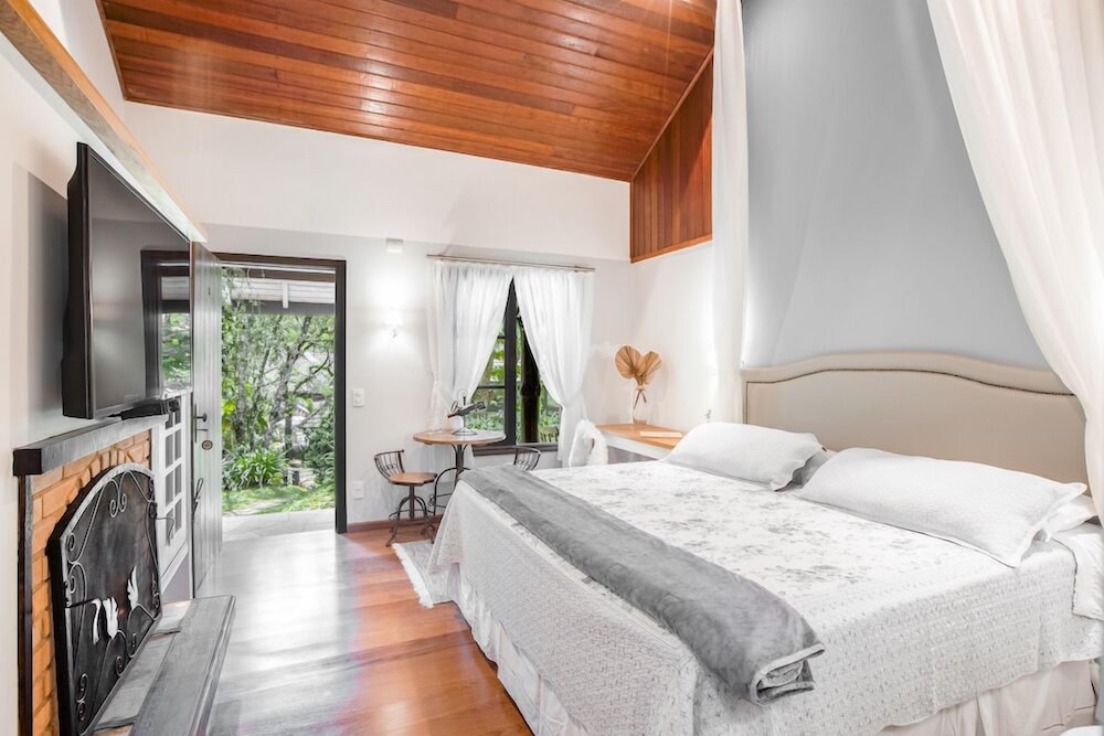 Deluxe Chalet photo 3