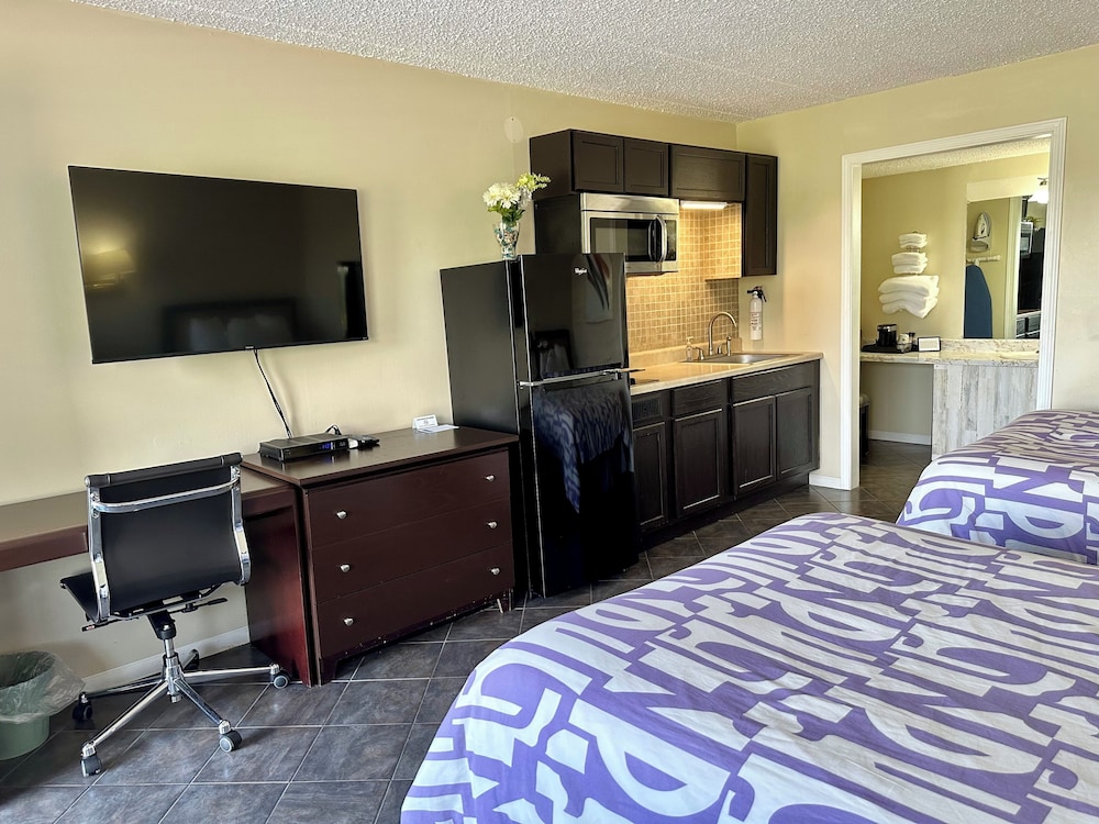 Standard Double Room, 2 Double Beds, Kitchenette photo 3