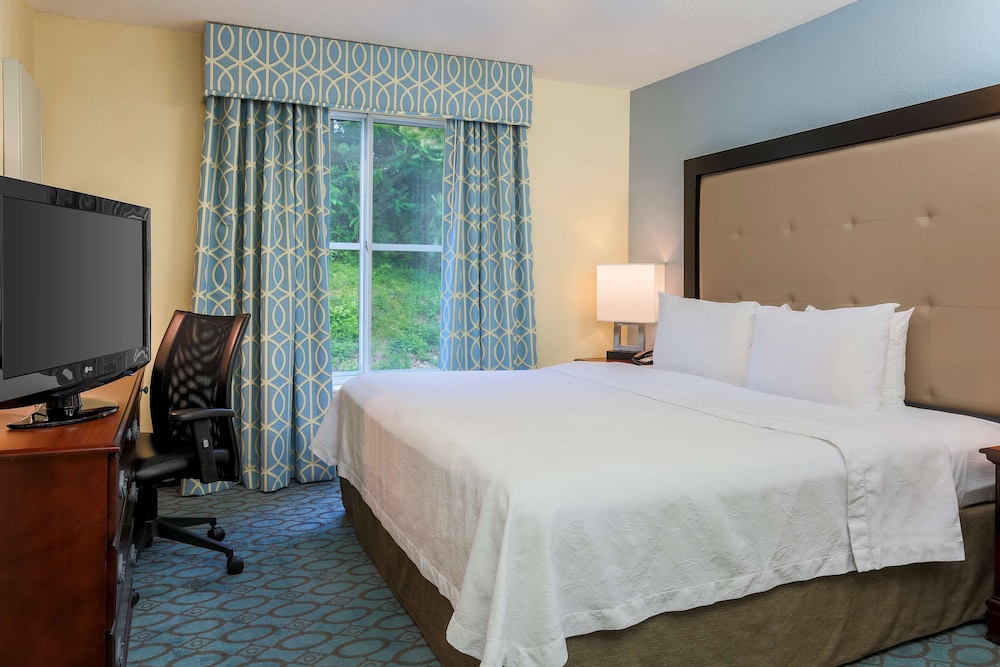 Premium Suite, 1 King Bed, Non Smoking - Photo 2
